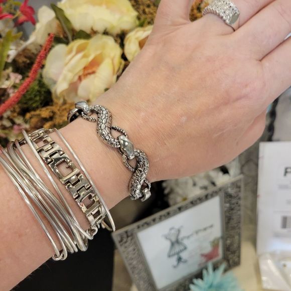 BETSEY JOHNSON SNAKE BRACELET - Picture 7 of 8